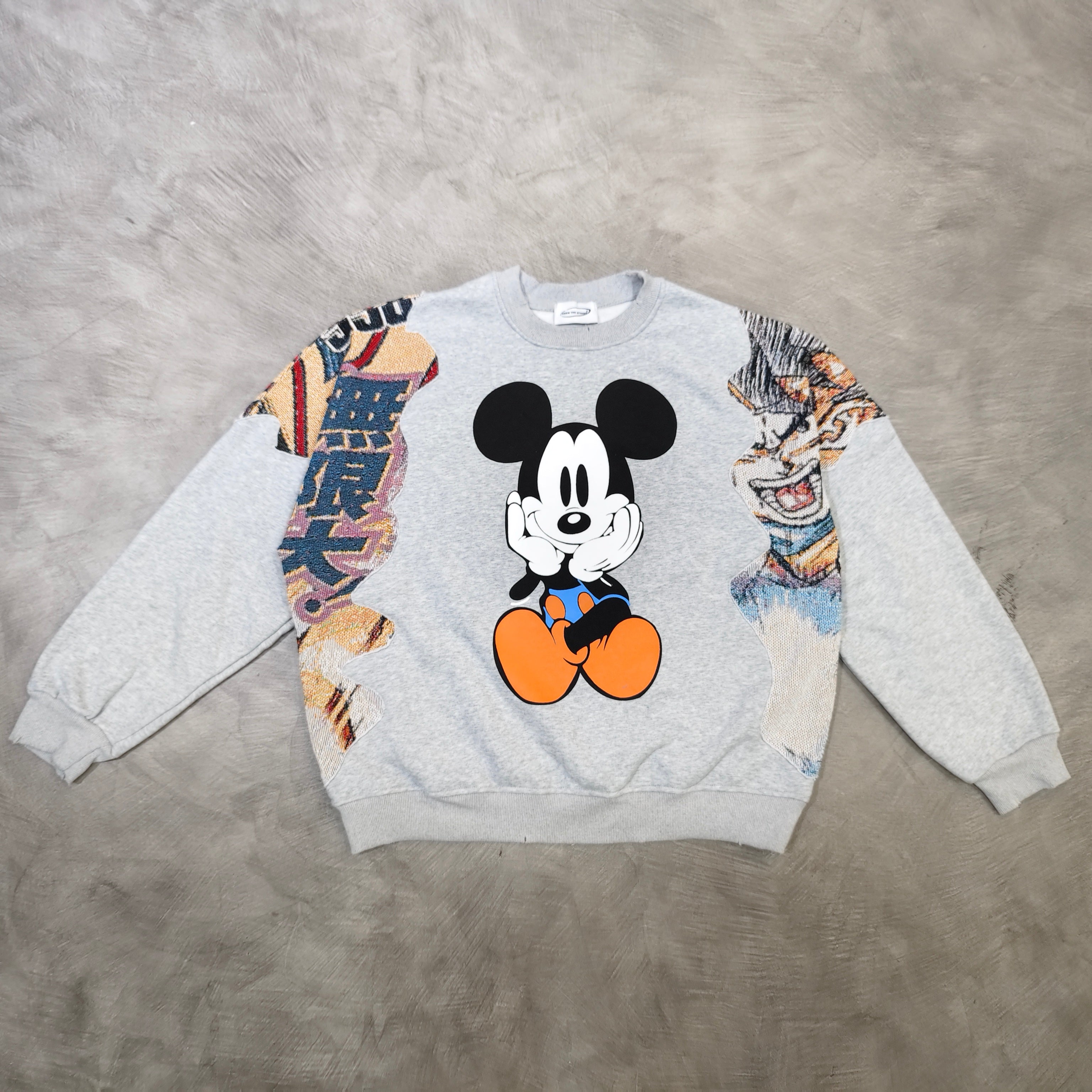 MENDORA MICKY CREWNECK WITH TAPESTRY