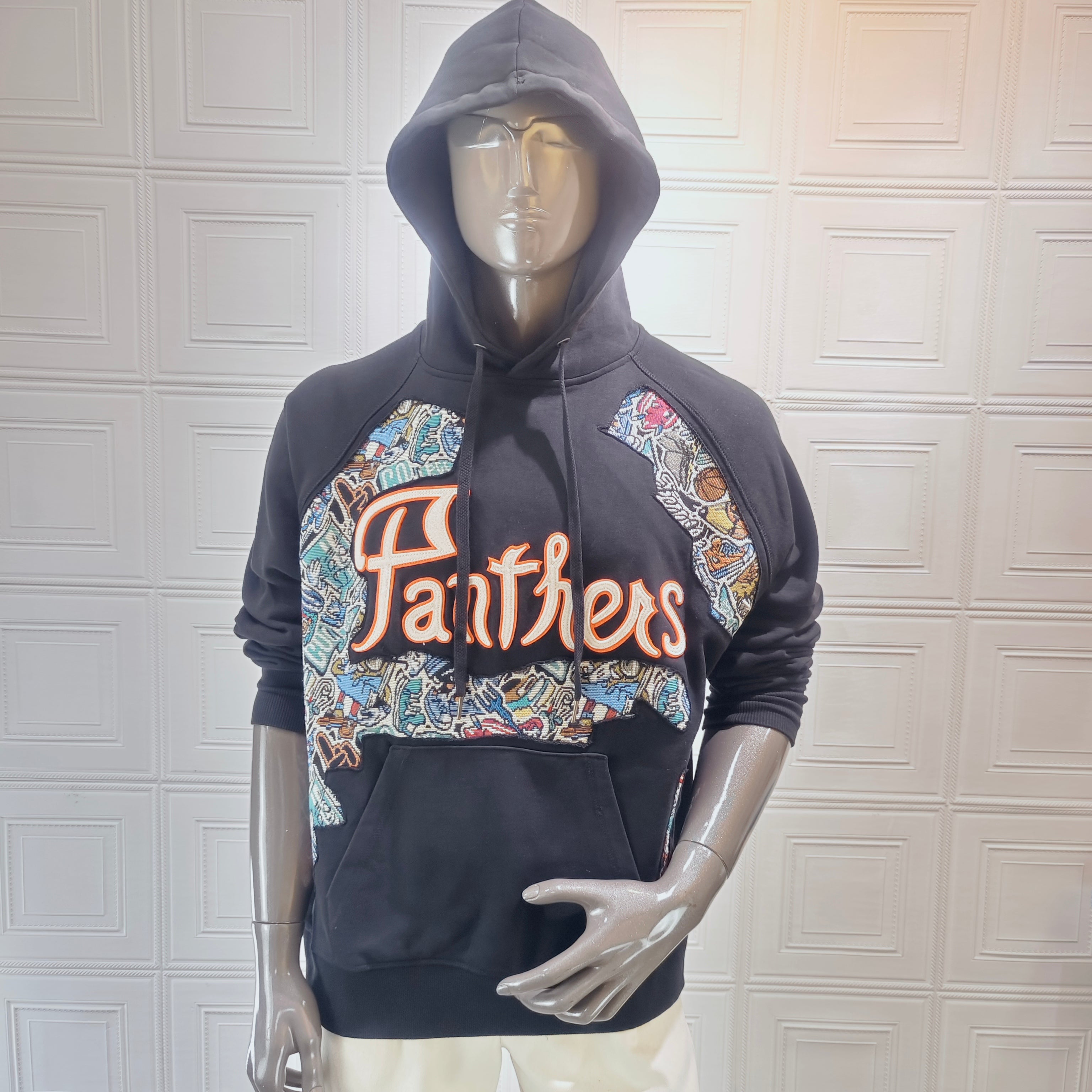 SUDADERA CON CAPUCHA Y TAPIZ DE PATCHWORK DE MENDORA